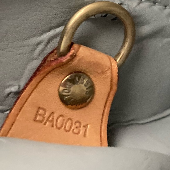 Louis Vuitton Vernis Leather Bag - Picture 5 of 10